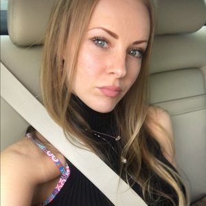 Meet your Posher, Ashley